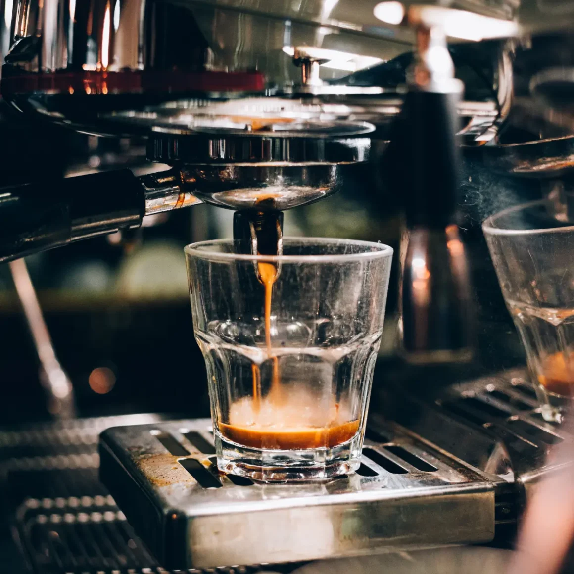 espresso machine pulling a shot