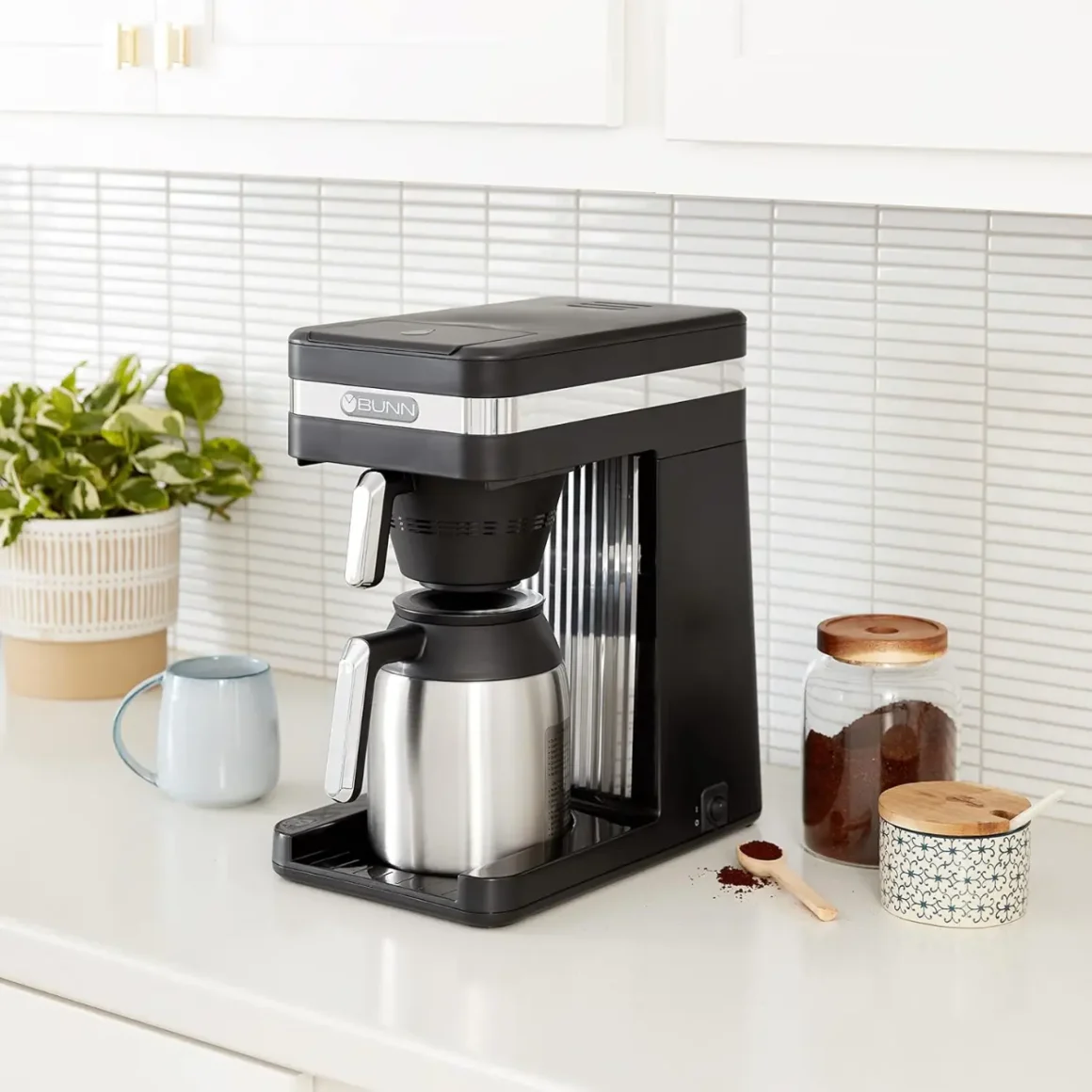 a bunn 55200 CSB3T coffee maker on a counter