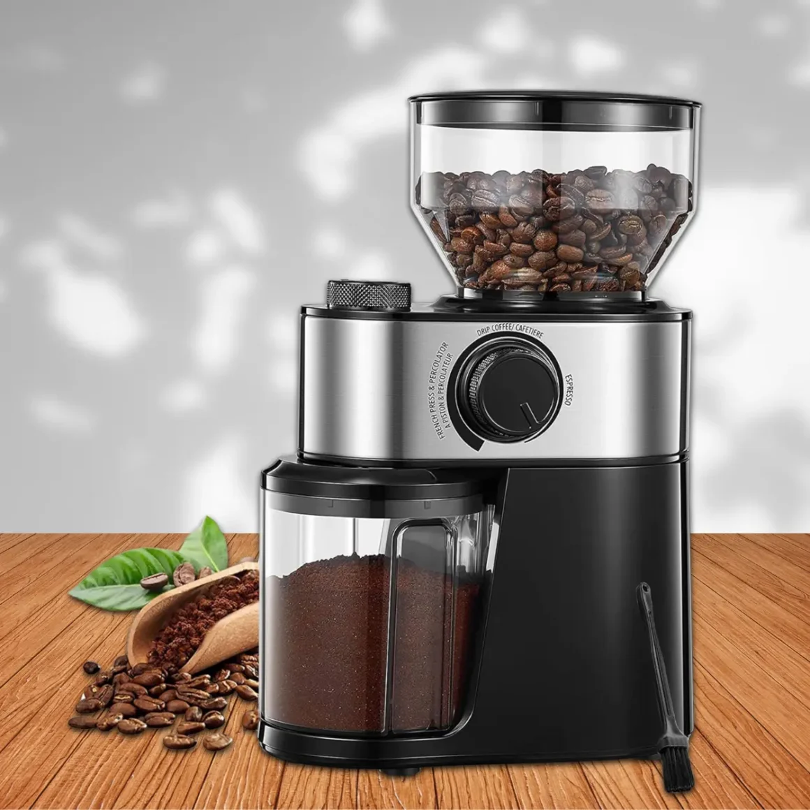 a fohere electric burr coffee grinder with coffee beans in it